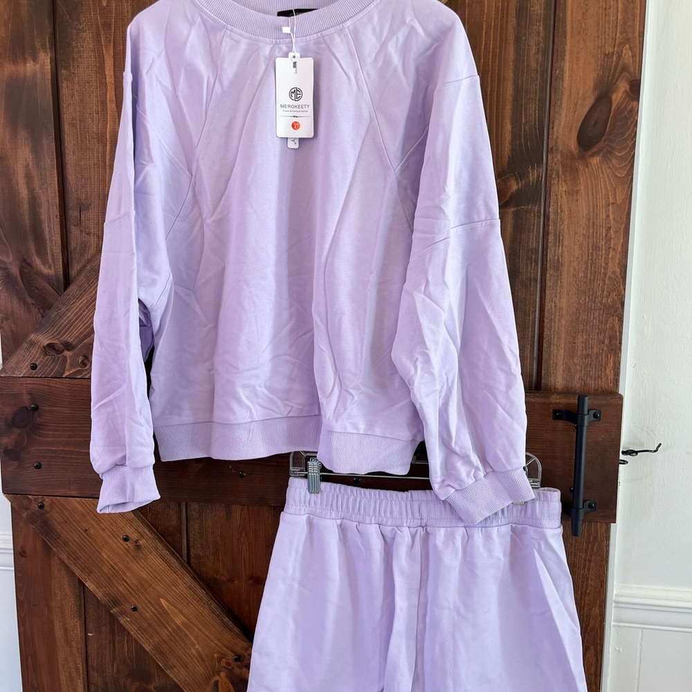 NEW With TAGS Women’s oversized Sweatshirt & shorts Set Comfy Cute- other colors